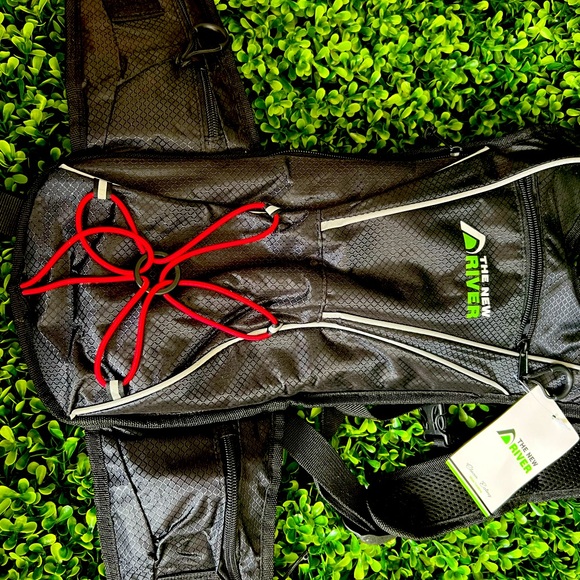 New with tags water backpack - Picture 4 of 8